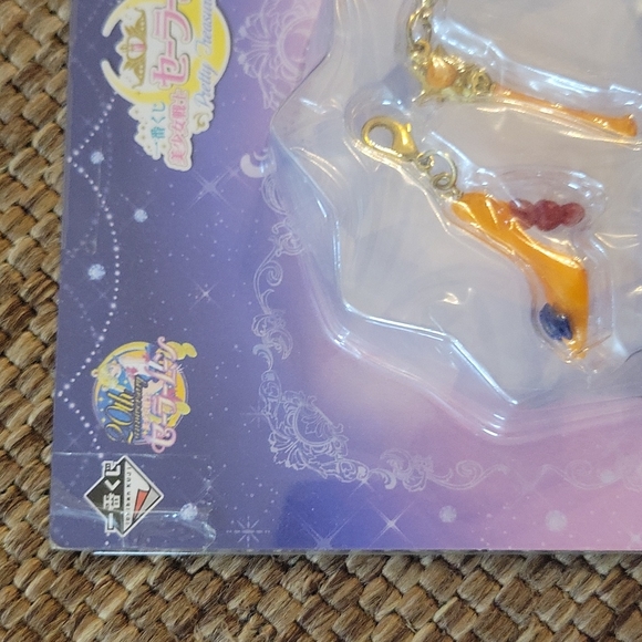 Sailor Moon Pretty Treasures High Heel/Wand Charms - Picture 5 of 6